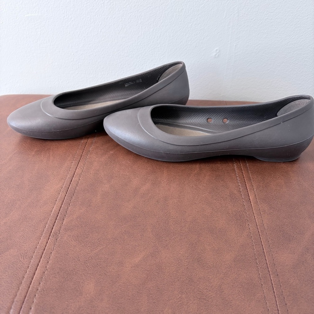 CROCS Ionic Ballet Flats Size 8